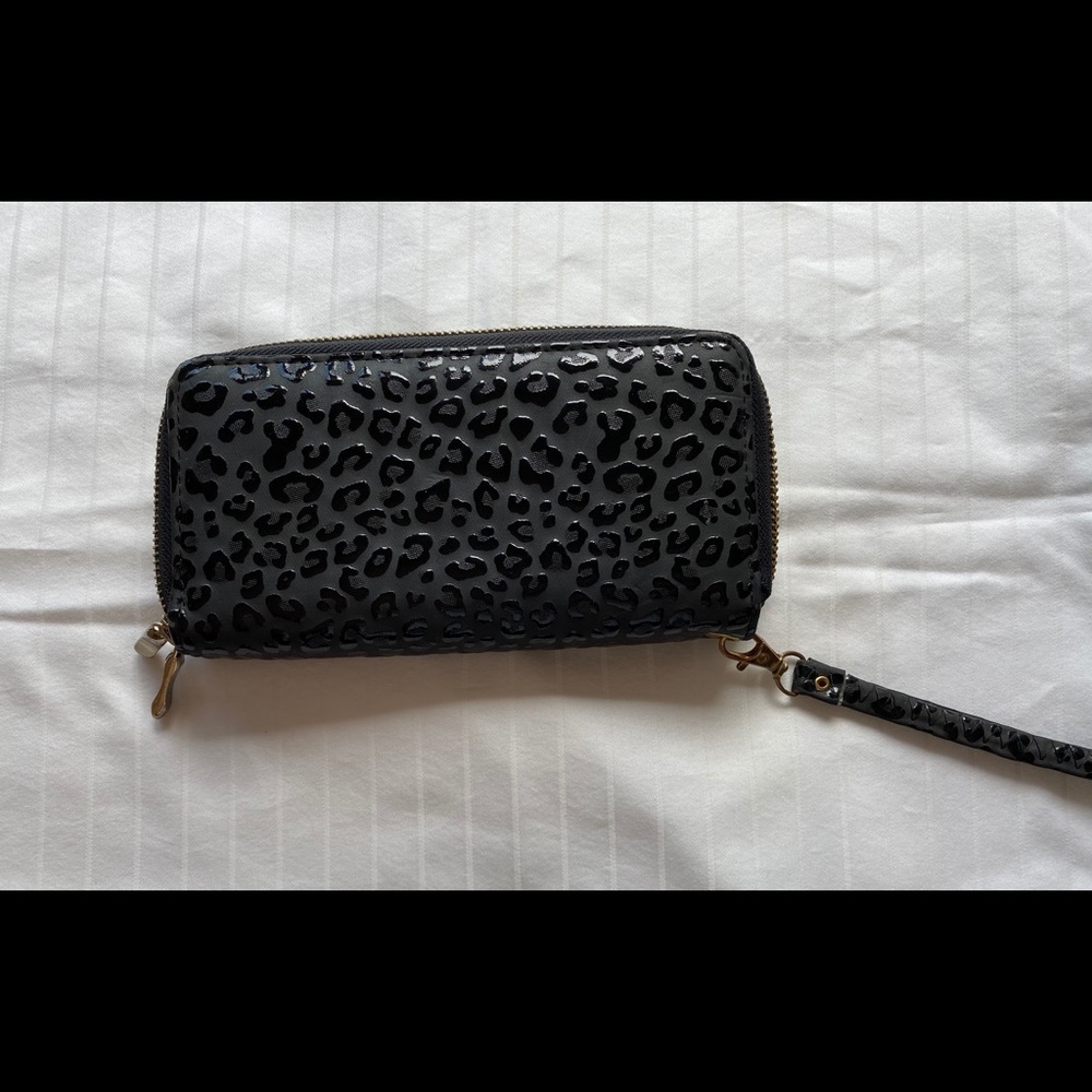 Forever 21 Wallet